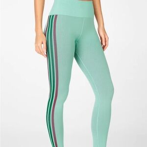 High-Waisted Seamless Stripe Leggings